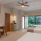 Mirasurf Hotel & Waves