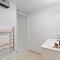Lakeside Living - Modern 2-Bedroom Apartment