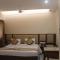 Hotel Saratharajans