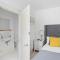 10 Clarence Hill - Elegant Town House with outside space