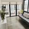 Apartamento moderno 1 habitación y 1 baño, área Cayalá Embajada USA CASH ONLY