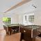 The Manor at Minstrel Court with Hot Tub - Cambridge