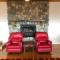 Heated pool, hot tub, 4 AC lake view bedrooms - كيلونا الغربية