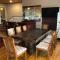 Heated pool, hot tub, 4 AC lake view bedrooms - كيلونا الغربية