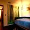 Glimmer Chalet Treetop A-frame cabin lake view - Лейк-Арроугед