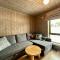 Idyllic cabin with great view right by the slopes - Svingvoll