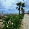 J&A Beachside Apartment