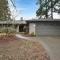 Midcentury Modern Gem - 3bd 2ba - بورتلاند