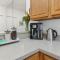 Convenient & Inviting - Fully-Equipped 2BD Condo