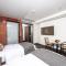 WE HOTEL RIVERFRONT