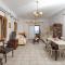 Villa Mirsini, a 3 minute walk from 2 beaches - Ioulida
