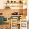 Dinvis Apartments