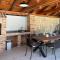 4 Bedroom Stunning Home In Lopar