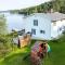 Lake retreat 5BR with SPA, watercraft and kids playground