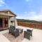 Entire 2br 2ba hilltop view home Sleeps 7 pets 4 acres Jacuzzi Central AC Kingbeds Free Wifi-Parking Kitchen WasherDryer Starry Terrace Two Sunset Dining Patios Grill Stovetop Oven Fridge OnsiteWoodedHiking Wildlife CoveredPatio4pets & Birds Singing! - Marble Falls