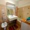 2 bedroom flat with terrasse & car-park Nice Ouest