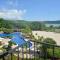 Near Marina Luxury Condo with Pool, Gym, Gold and more