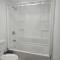Divine Villa Guest House Harper Ave EWR AIRPORT PENN STATION NY NJ