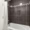 M11 The Simpsons Suite 3BR in The Heart of MTL