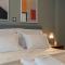 Elegant Escape 2BR BA Sunny Apt - Atene