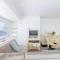 Apartment with frontal sea view