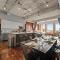 Bright and Modern Downtown Loft with Skyline Views, Free Valet, Gym - Dallas