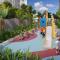 Executive Gem beside Malls and Bars at Uptown BGC
