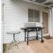 Kinross on Cox Sweet, Neat & Simple + Wifi - Ориндж