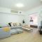 1Brd Apt close RAC Arena with Pool and WiFi
