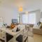 Walk to Dubai Mall Alluring 1BR in Burj Views - 迪拜