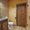 Rustic Modern Cabin with Hot Tub near rafting and Great Smokey Mountains - 布赖森城