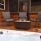Rustic Modern Cabin with Hot Tub near rafting and Great Smokey Mountains - 布赖森城