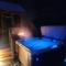Rustic Modern Cabin with Hot Tub near rafting and Great Smokey Mountains - 布赖森城