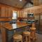 Rustic Modern Cabin with Hot Tub near rafting and Great Smokey Mountains - 布赖森城