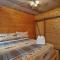 Rustic Modern Cabin with Hot Tub near rafting and Great Smokey Mountains - 布赖森城