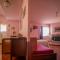 Private Art Studio 50m from sea (1-4 per)