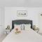 10 Clarence Hill - Elegant Town House with outside space