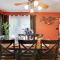 Chalet renovated Near Casino, Camelback , Kalahari 4bdrms firepit hot tub game room