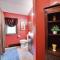 Chalet renovated Near Casino, Camelback , Kalahari 4bdrms firepit hot tub game room