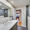 Modern Cabin in Lake Placid with Mountain Views! - ليك بلاسيد