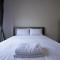 Room 36 service apartment - Бангкок