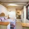 Little Haven Leura Cottage with Spa Bath and BBQ