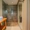 Pikarin rooms B&B