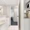 Family Unit with Balcony, Free Trams to CBD Sights