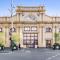 Family Unit with Balcony, Free Trams to CBD Sights