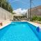 Caleta Seaview Suites - Pool & Jacuzzi