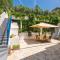 Caleta Seaview Suites - Pool & Jacuzzi