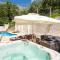 Caleta Seaview Suites II - Pool & Jacuzzi - 洛克瓦罗戈兹尼察