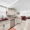 Flamingo Large 3 bed 2 bath 2 story beach condo