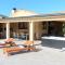 NEW- Villa Olive Oasis -the heated pool & jacuzzi
